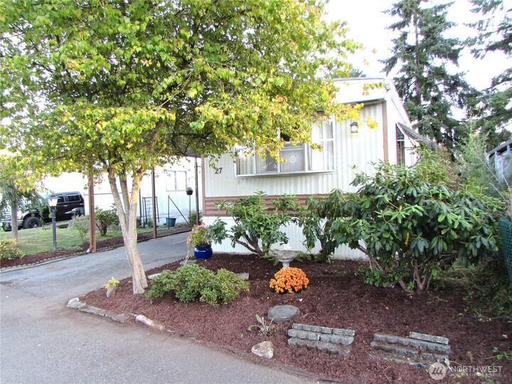 Property Photo:  5220  176th Street SW 27  WA 98037 