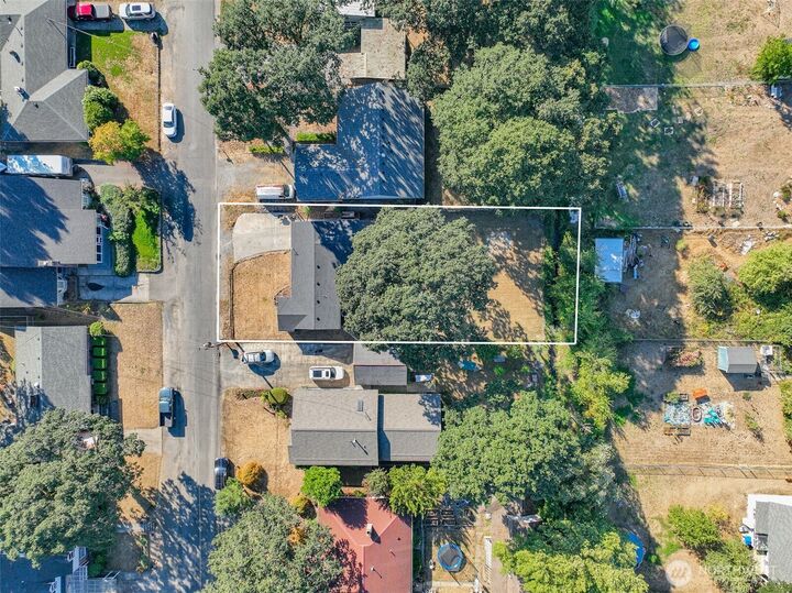 Property Photo: 1492 SW Kelly Avenue WA 98532