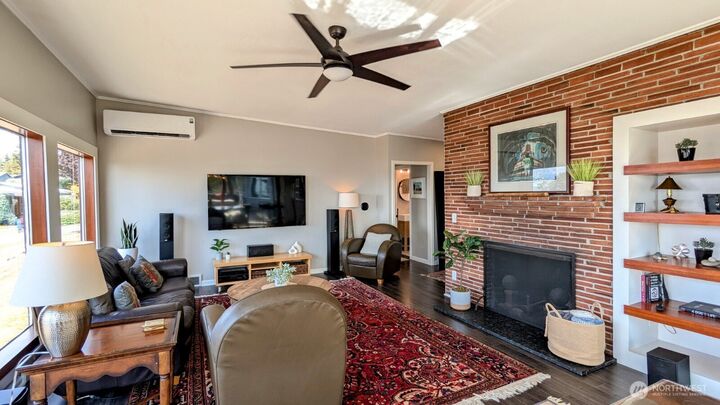 Property Photo:  22629  10th Avenue S  WA 98198 
