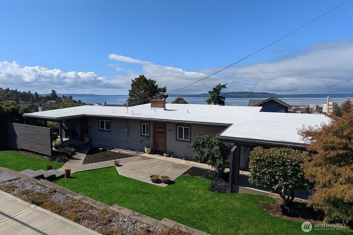 Property Photo:  22629  10th Avenue S  WA 98198 