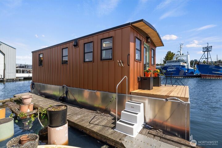 1080 W Ewing Place 0-P  Seattle WA 98119 photo