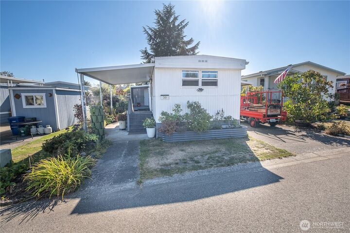 225 NE Ernst Street Spc 30  Oak Harbor WA 98277 photo
