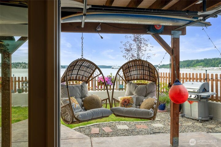 Property Photo:  1811  Bay St  WA 98366 