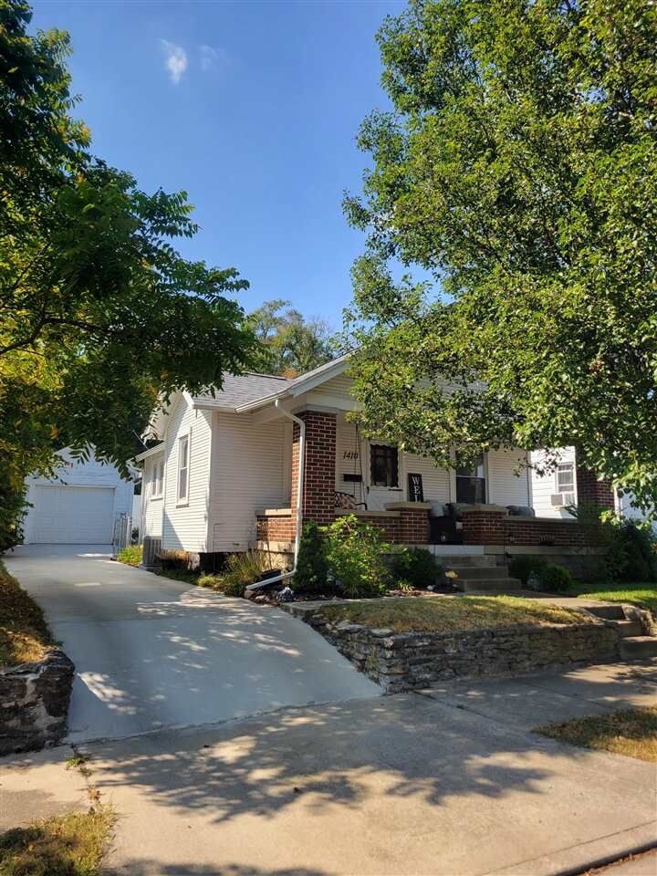 Property Photo:  1410 Ridge Street  IN 47374 
