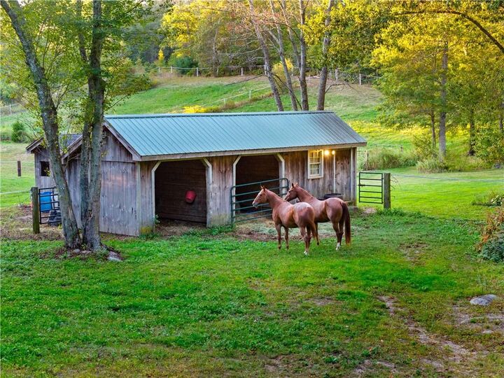 Property Photo:  279 North Road  RI 02833 