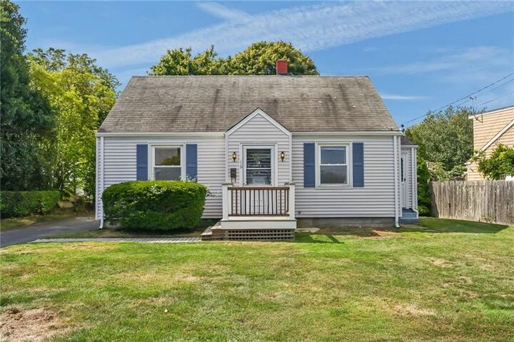 16 King Road  Middletown RI 02842 photo