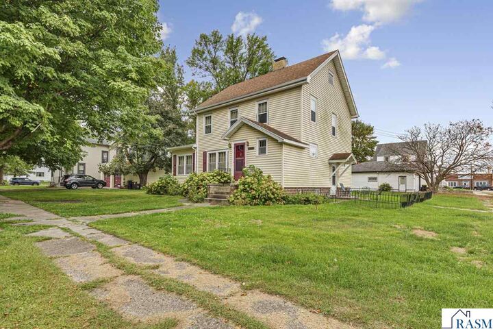 Property Photo:  211 N Park Street  MN 56068 