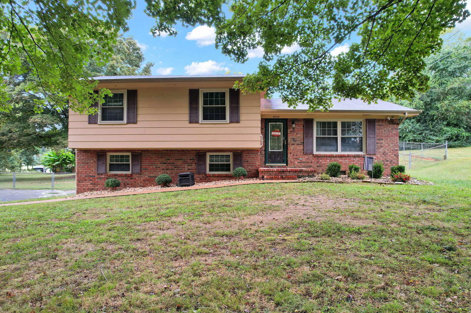 Property Photo: 9217 Villagewood Drive TN 37341