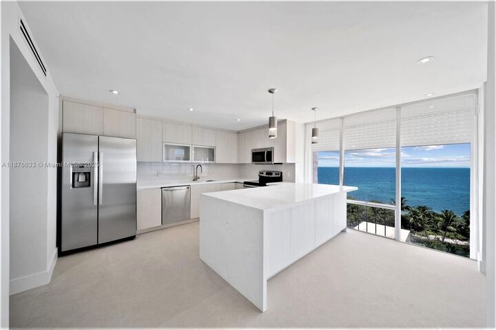 Property Photo: 881 Ocean Dr 8G FL 33149
