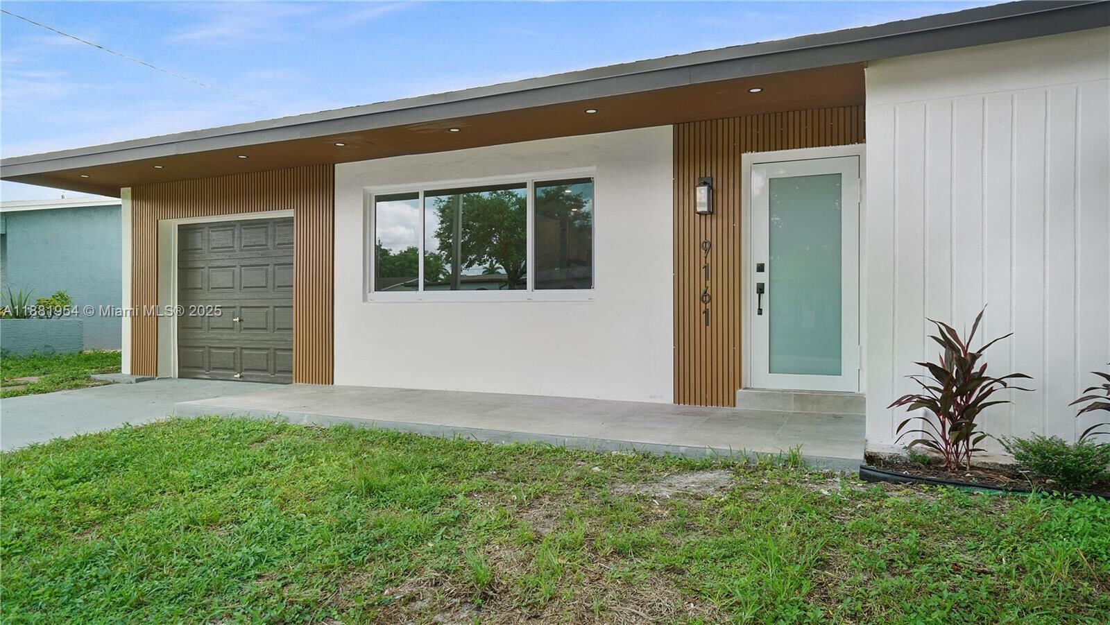 Property Photo:  9161 NW 26th St  FL 33322 