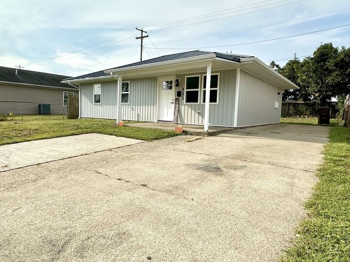 Property Photo:  403 Gordon Ave.  OH 45690 