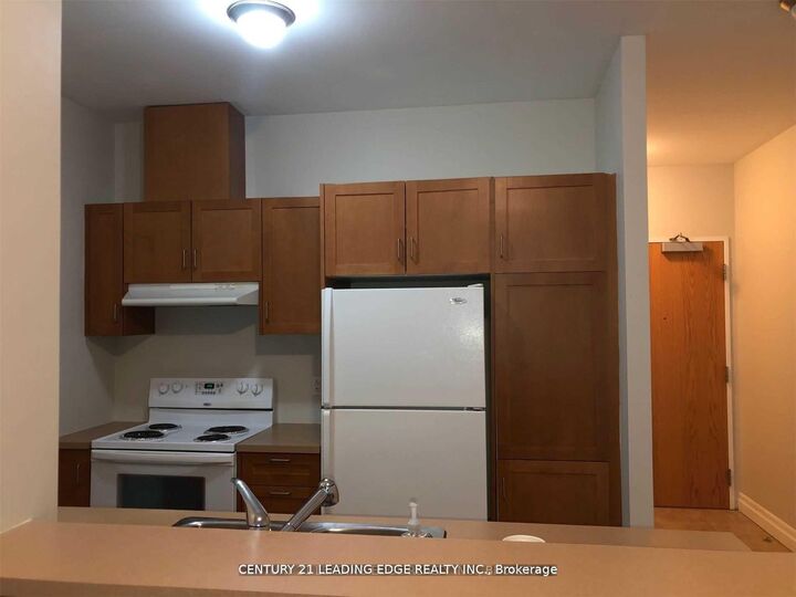 Property Photo:  44 Bond Street W 302  ON L1G 6R2 