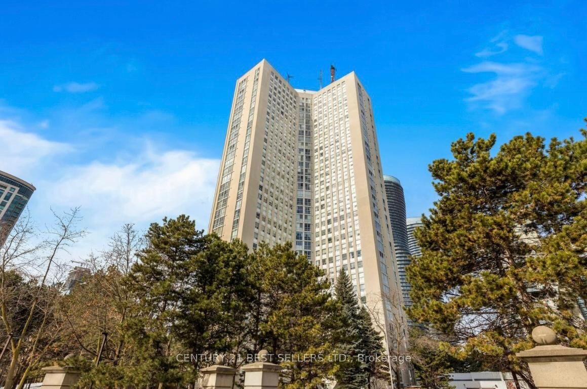 Photo de la propriété:  3650 Kaneff Crescent 1803  ON L5A 4A1 