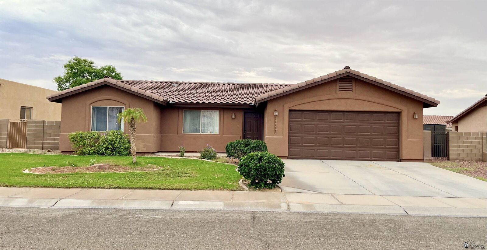 Property Photo: 11149 E 24 Ln AZ 85365