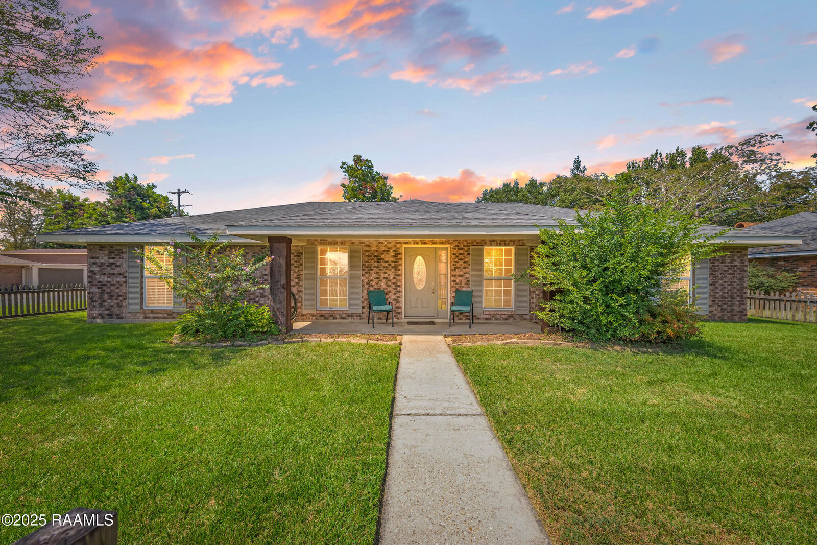 Property Photo: 212 Gordon Crockett Drive LA 70508
