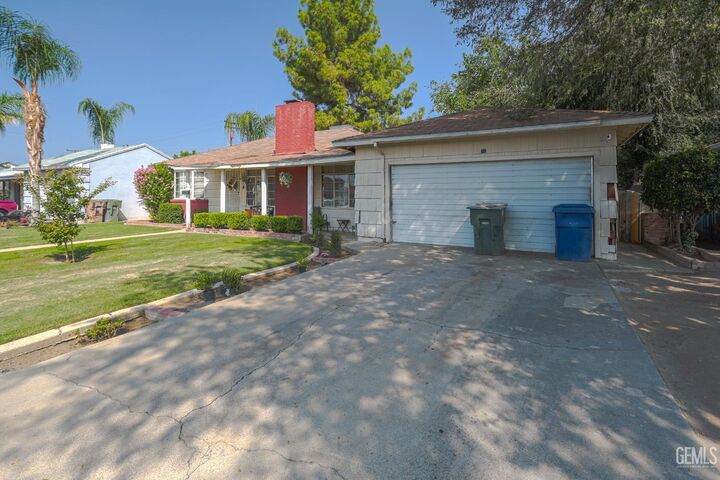 Property Photo:  3720 Apache Avenue  CA 93309 