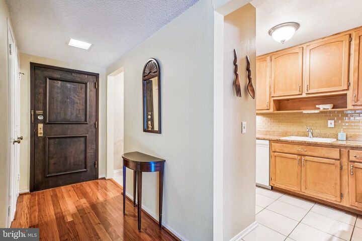 Property Photo: 6101 Edsall Road 402 VA 22304