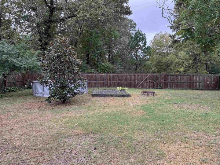 Property Photo:  301 Lewallen Street  AR 71923 