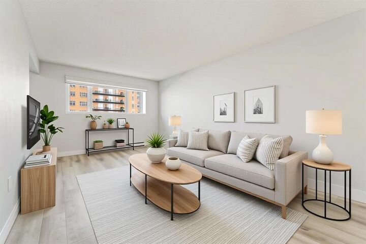 Property Photo:  1056 Grant Avenue  MB R3M 2A3 