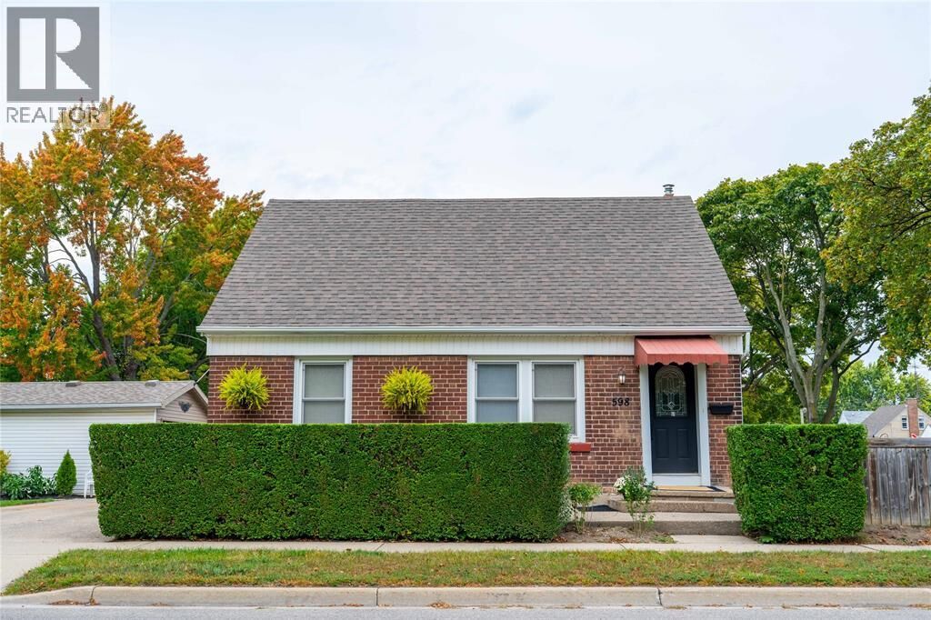 Property Photo:  598 Confederation Street  ON N7T 2C3 