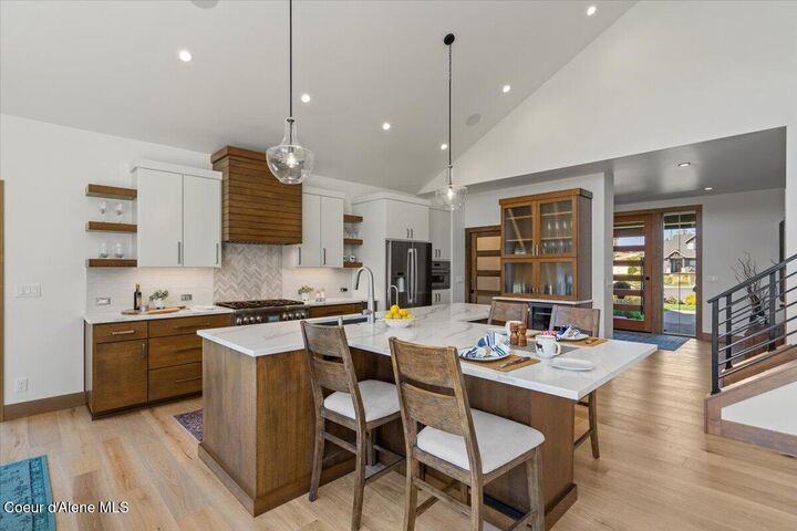 Property Photo:  1038 E Gravelstone Ct  ID 83835 
