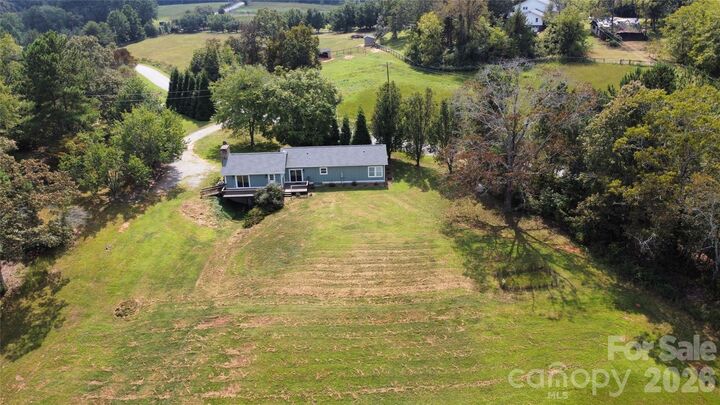 Property Photo: 100 Gilbert Road NC 28722