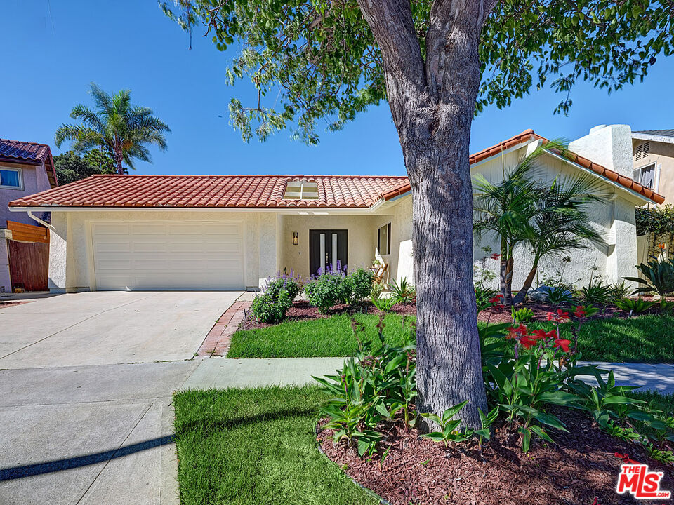 Property Photo:  5241 Glenroy Dr  CA 92649 