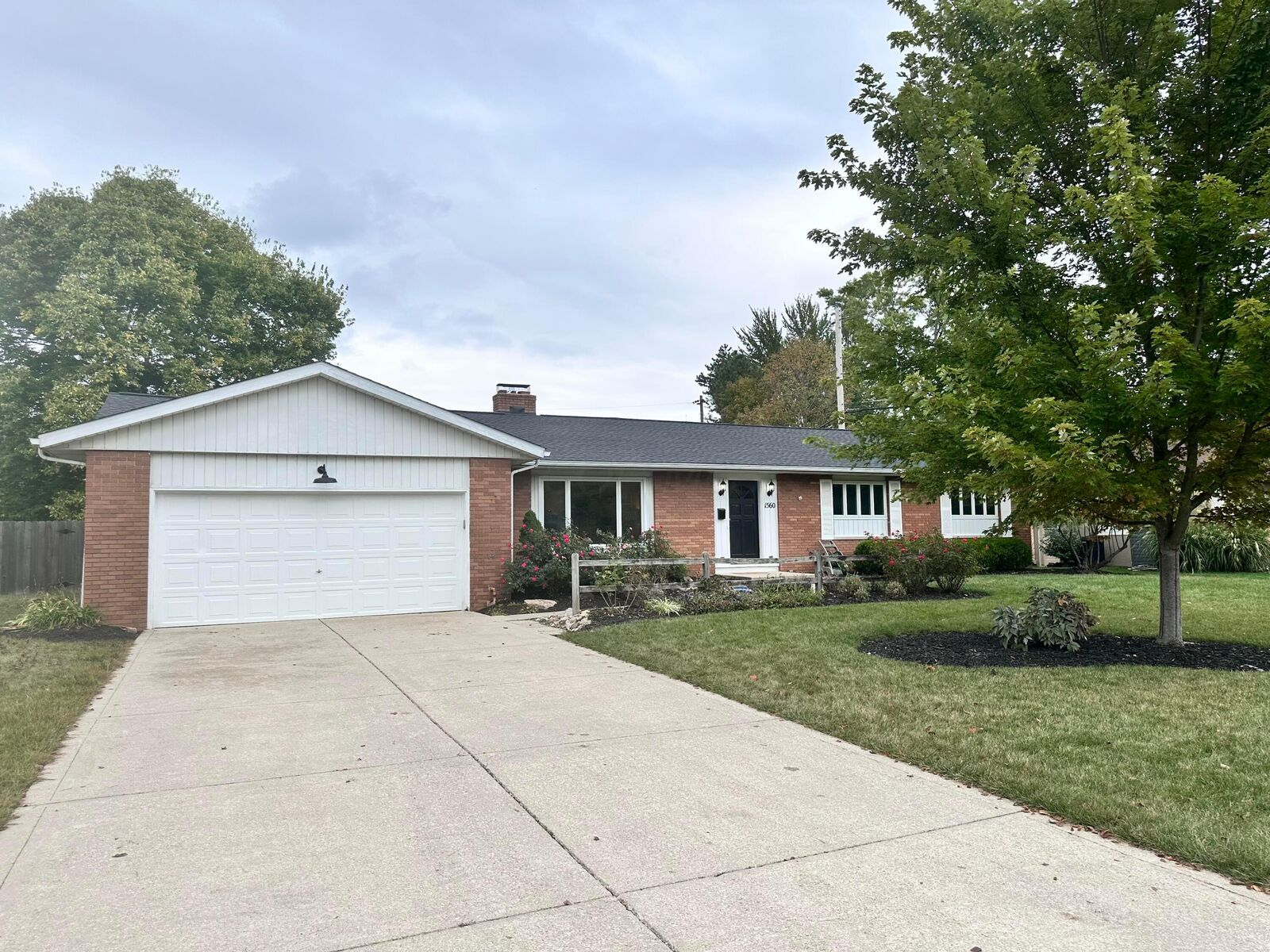 Property Photo:  1560 Pemberton Drive  OH 43221 