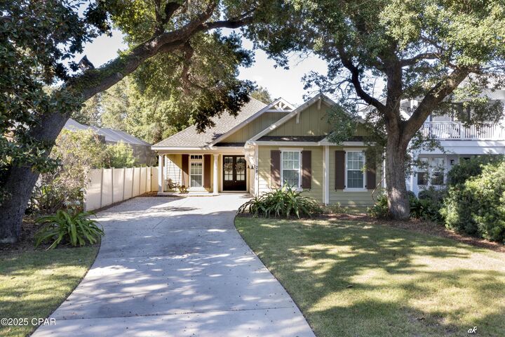 Property Photo:  3816 Mariner Drive  FL 32408 