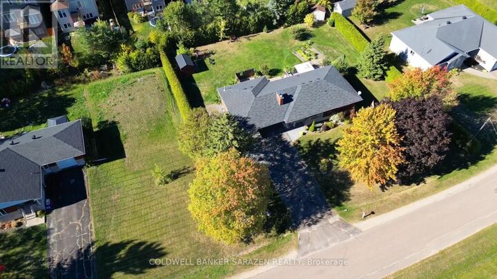 Property Photo:  32 Wabalac Drive  ON K7S 3G9