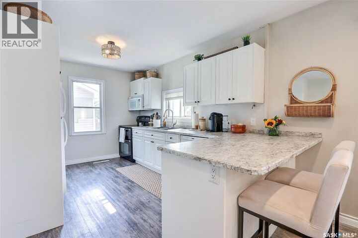 Property Photo:  520 26th Street E  SK S6V 1V5 