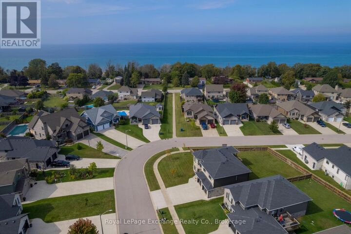Property Photo:  31 Lakefield Drive  ON N2Z 0E1 
