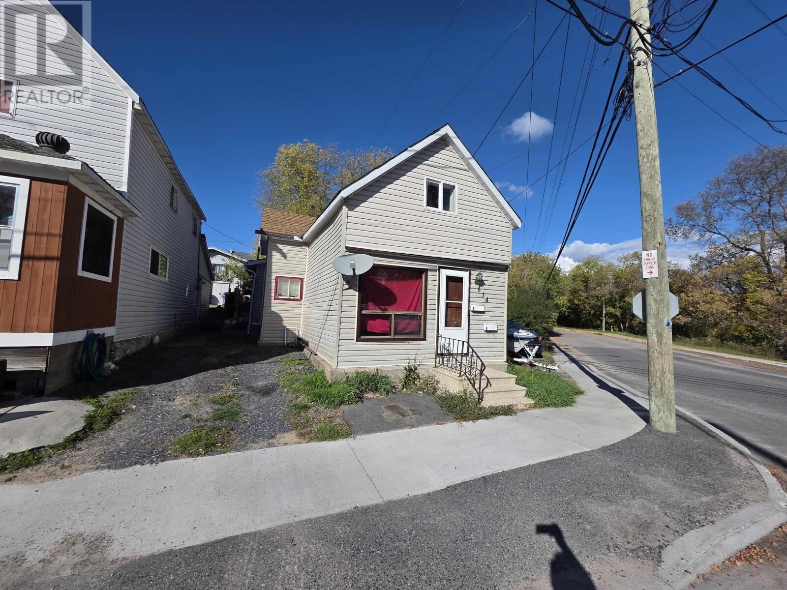 Property Photo:  634 1/2 Third St S  ON P9N 1J4 