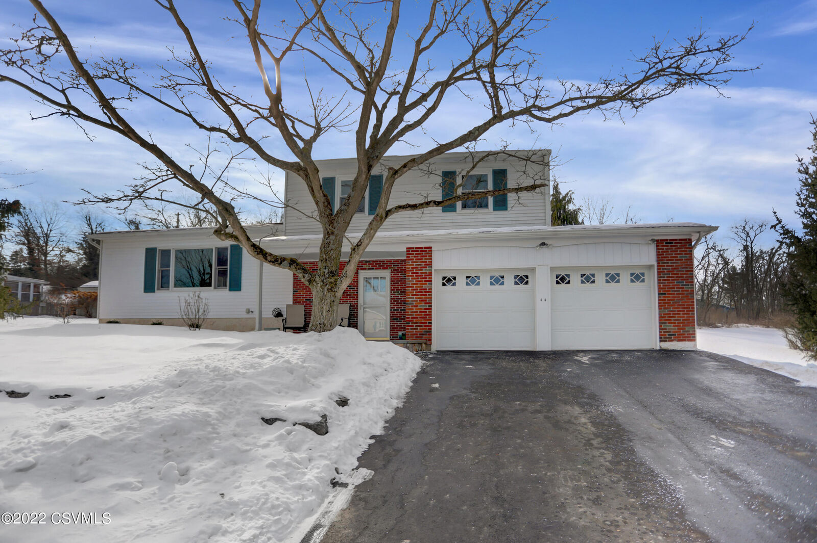 Property Photo: 208 Hawthorne Drive PA 17837