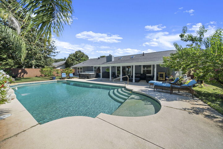 Property Photo: 223 Scooter Drive FL 32408
