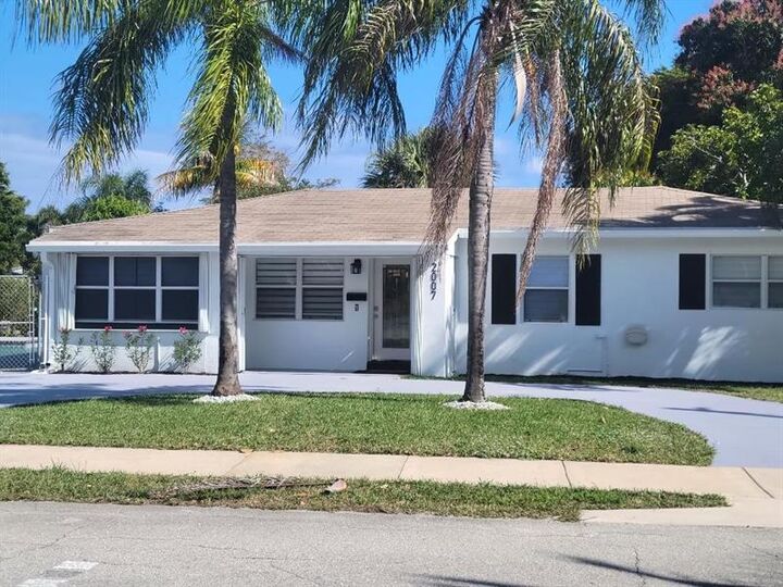 Property Photo:  2007 Northridge Rd  FL 33444 