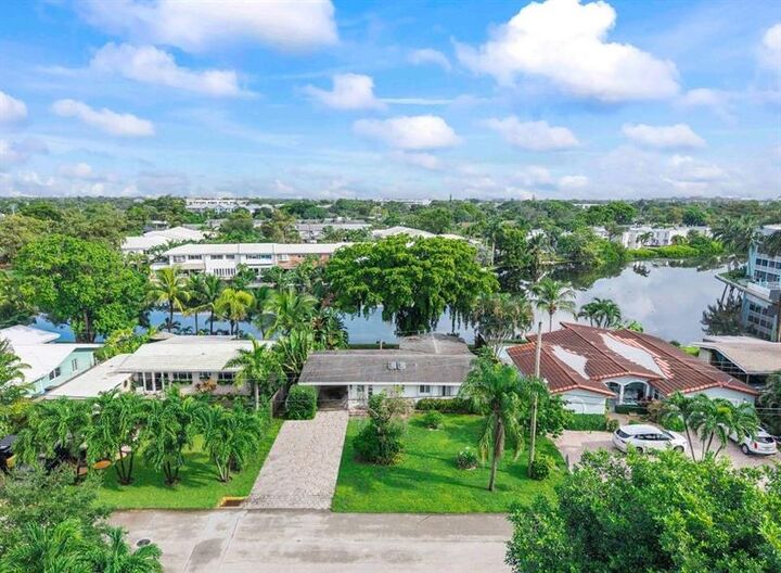 725 NE 17th Ct  Fort Lauderdale FL 33305 photo