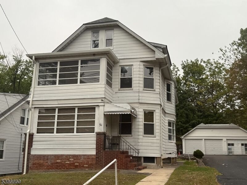 Property Photo:  31 Linda Vista 2  NJ 07508 