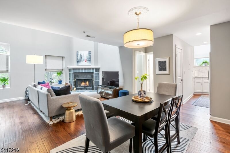 Property Photo:  5 Center Ave 7  NJ 07960 