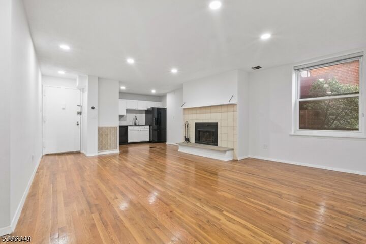 Property Photo:  109 Grand Ave 1A  NJ 07631 