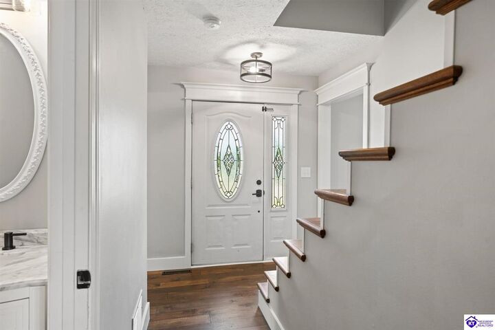 Property Photo:  1708 Nightingale Drive  KY 42701
