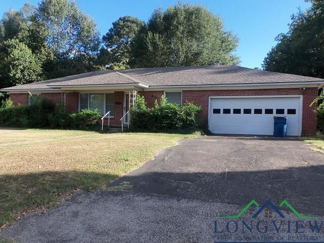 Property Photo: 632 Leach Street TX 75662