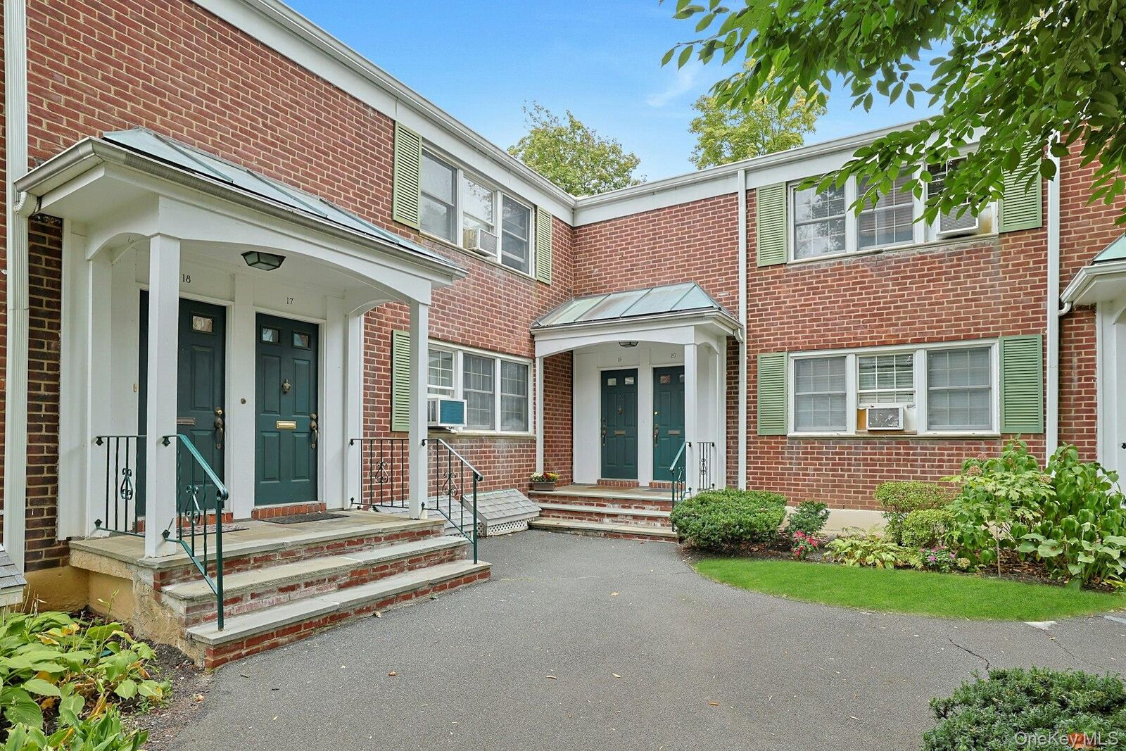 Property Photo:  580 Bedford Road 20  NY 10570 