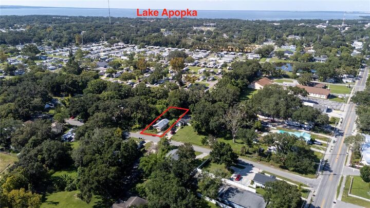Property Photo:  143 W Morgan Street  FL 34787 