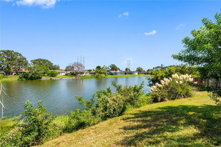 Property Photo:  1118 Fuchsia Drive  FL 34691 