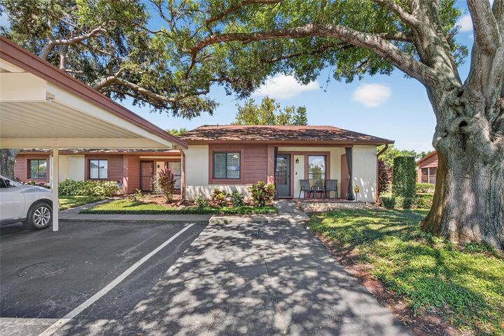 Property Photo:  7321 Greystone Drive  FL 34667 