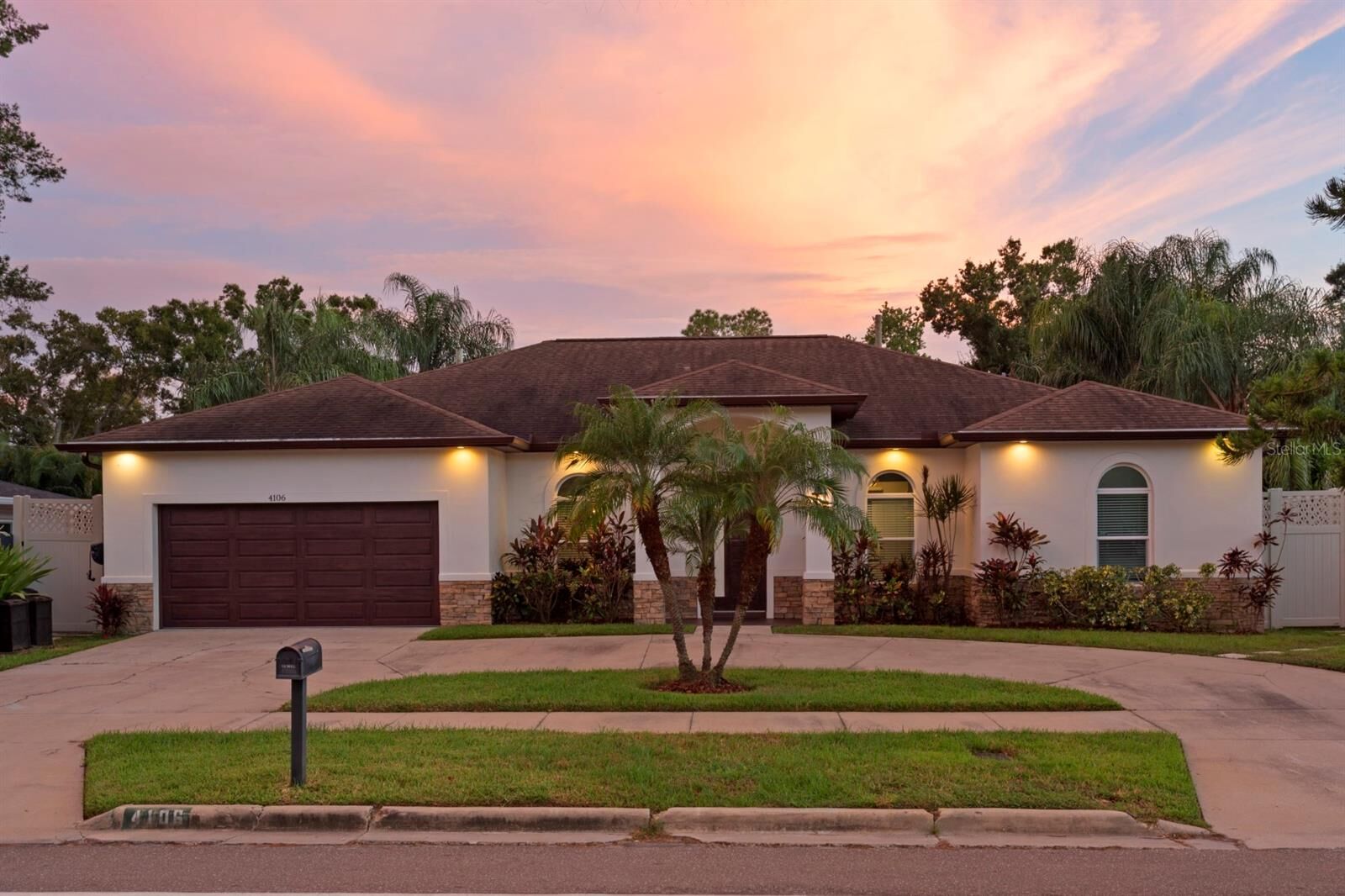 Property Photo:  4106 W Euclid Avenue  FL 33629 