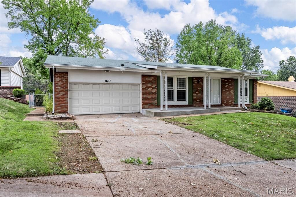 Property Photo: 11636 Macrinus Drive MO 63033