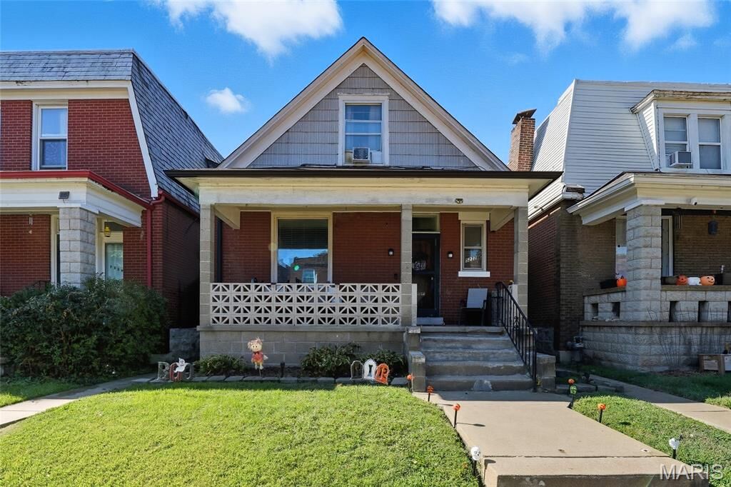 Property Photo:  5232 Highland Avenue  MO 63113 