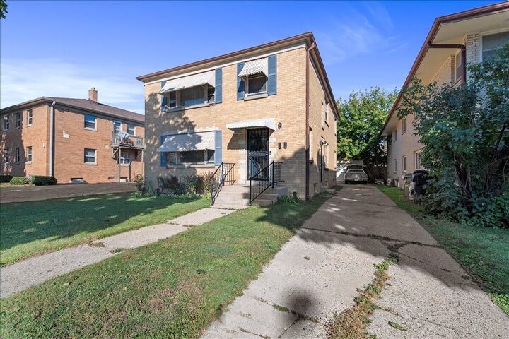 Property Photo:  2906 N 76th Ave 2908  WI 53222 